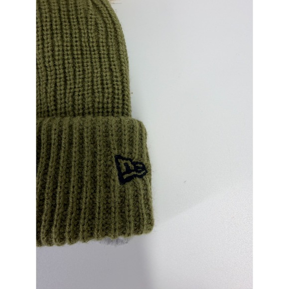 New Era Kansas City Chiefs 2025 Salute To Service Dark Moss Womens Knit Beanie - Picture 5 of 6